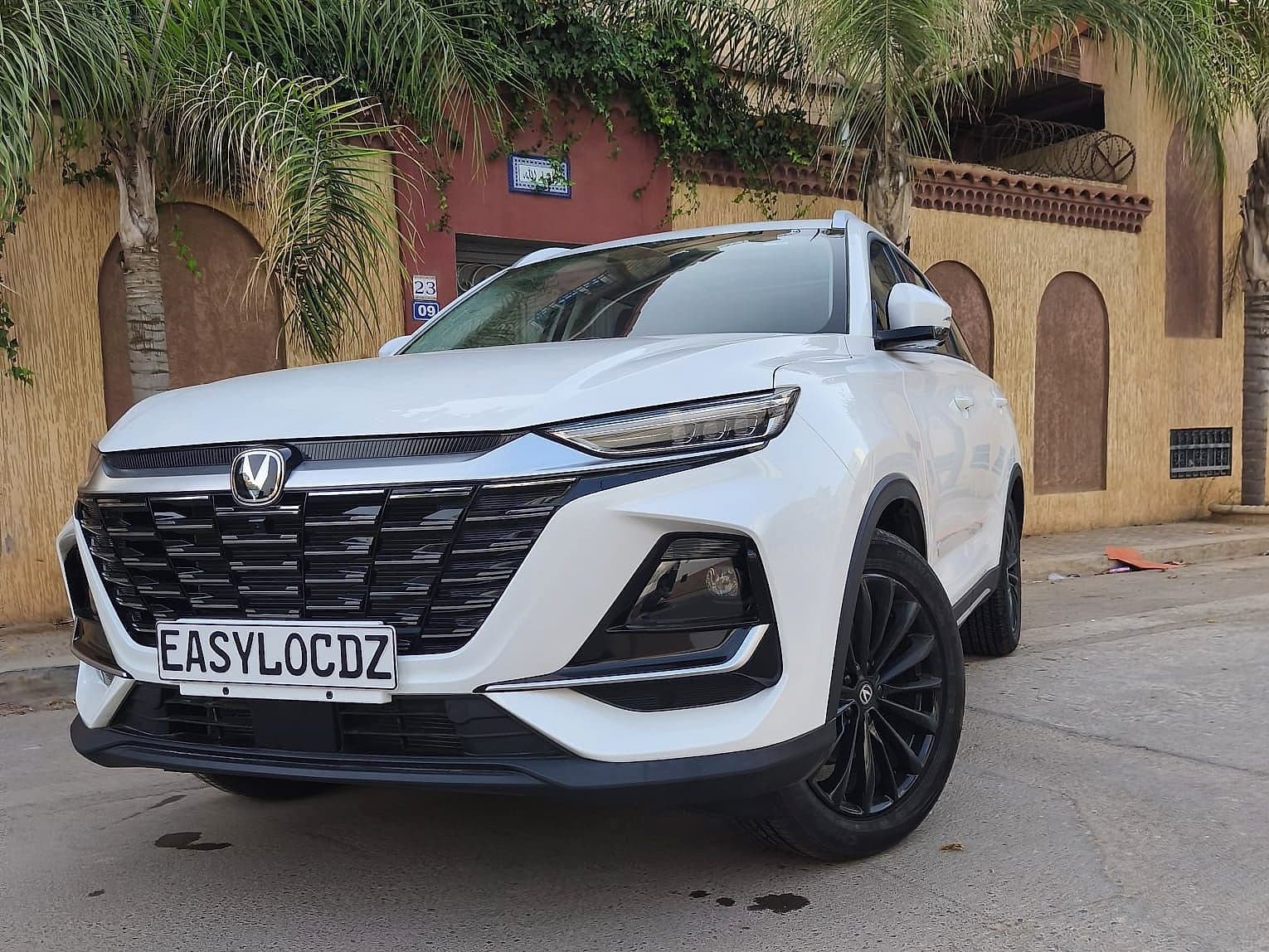 Changan CS75 Pro — Blanche — SUV familial · 7 places · Boîte automatique