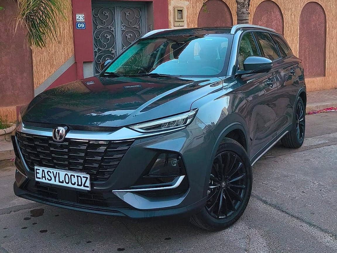 Changan CS75 Pro — Grise — SUV familial · 7 places · Boîte automatique
